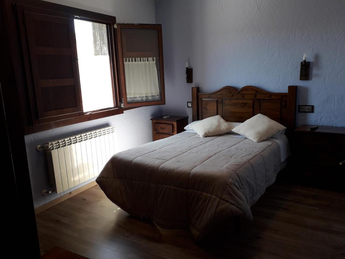 Via Caparra Superior Pension Oliva de Plasencia Buitenkant foto
